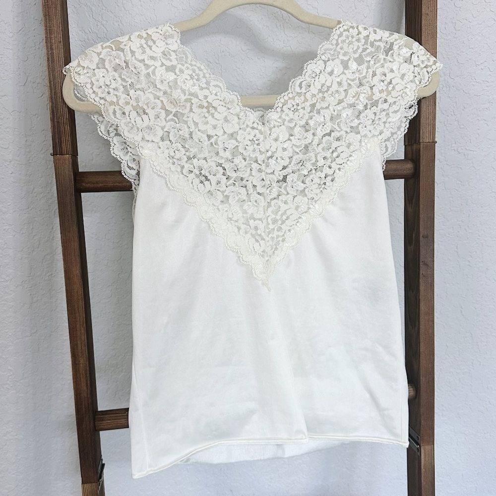 Vintage White Lace Women's Top